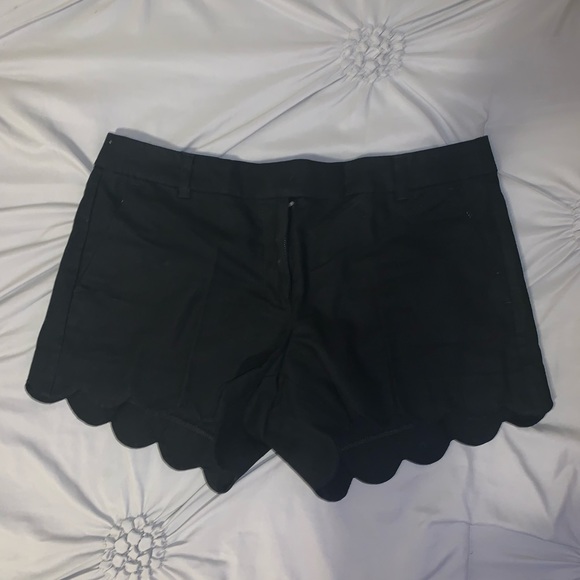 Black scallop hem jcrew shorts size 12 - Picture 1 of 3